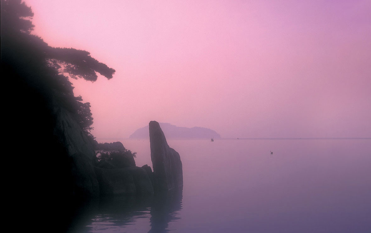 「暁霧」海津大崎の岩礁（琵琶湖八景）