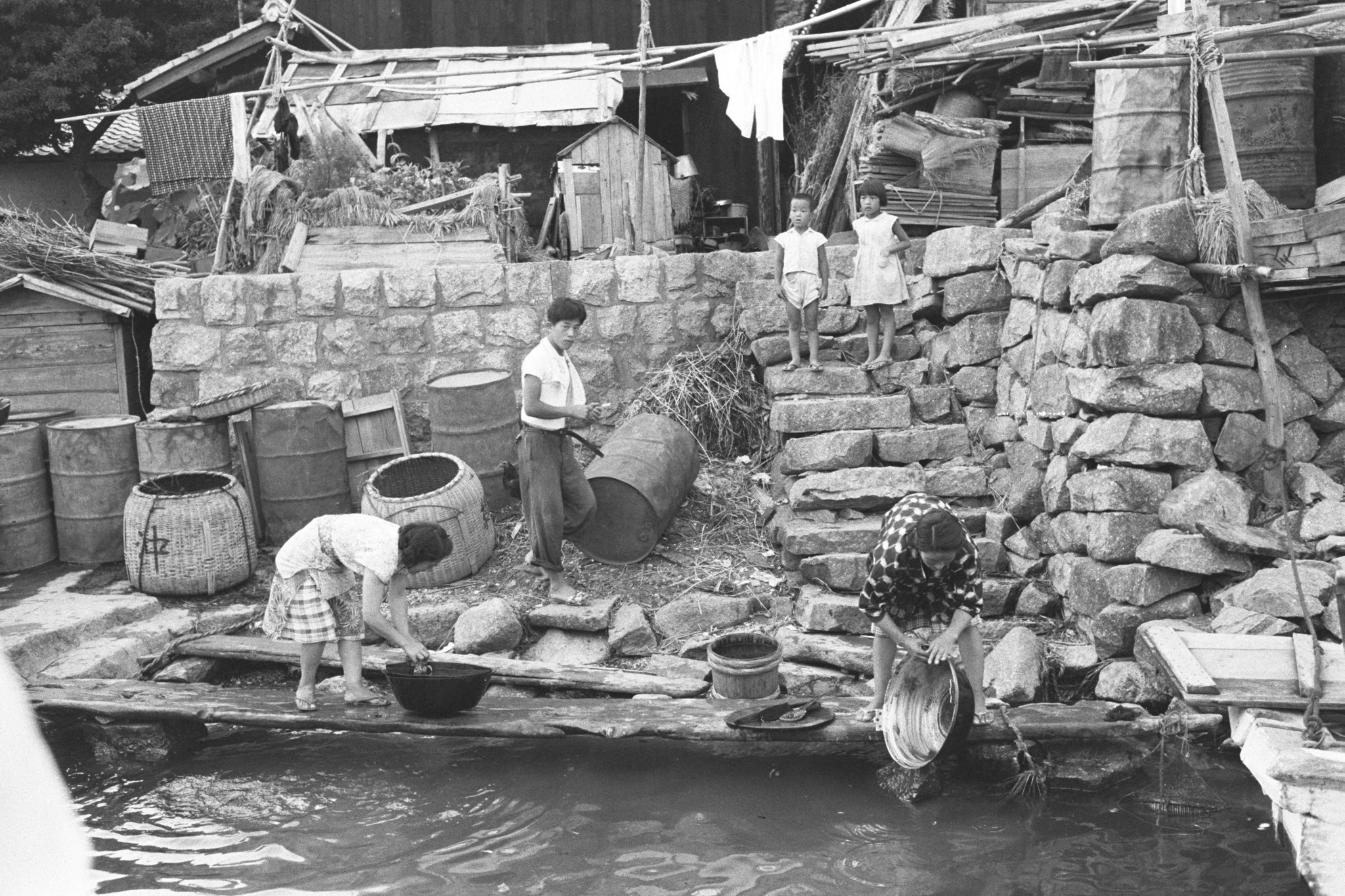 石積みのある浜